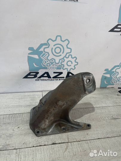 Кронштейн двигателя левый BMW X5 E53