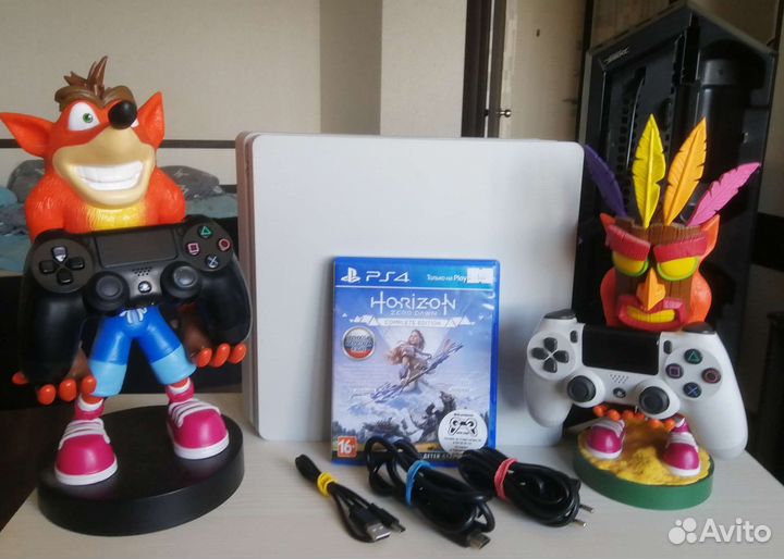 Sony PS4, Slim, 500+ игр, 2 геймпада