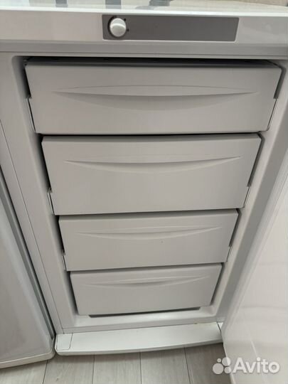 Морозильная камера Indesit SFR 100