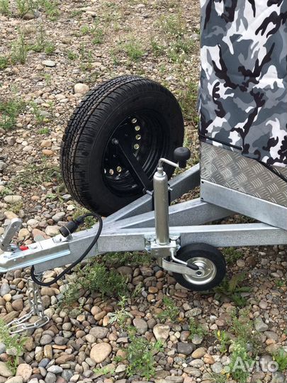 Крепление запасного колеса на легковой прицеп теrr