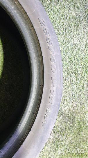 Pirelli P Zero 255/40 R18 99Y