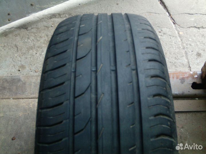 Continental ContiPremiumContact 2 215/60 R17 96H