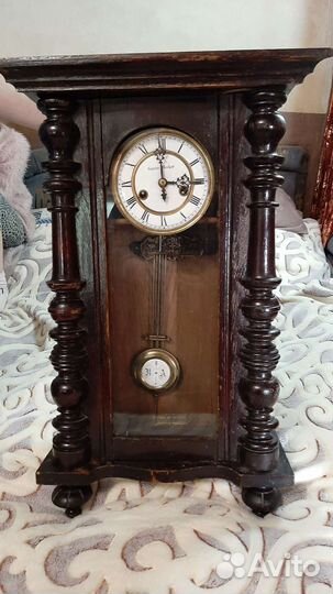 Настенные антикварные часы с боем Gustav Becker