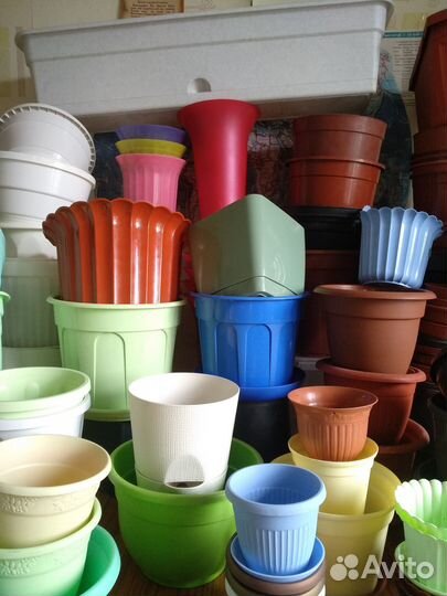Пластиковые горшочки для цветов
