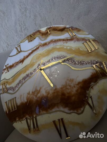 Часы настенные из эпоксидной смолы