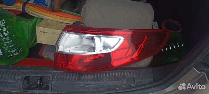 Фара задняя правая Reno Fluens