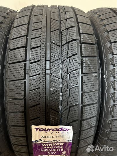 Tourador Winter Pro TSU2 255/40 R18 102V