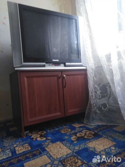 Тумба под телевизор и телевизор