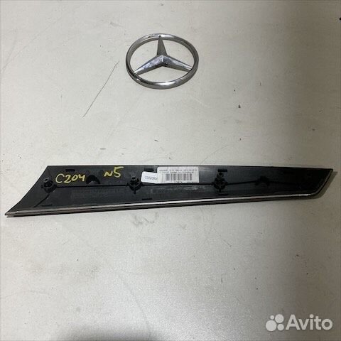 Накладка дверной обшивки левая Мерседес w204