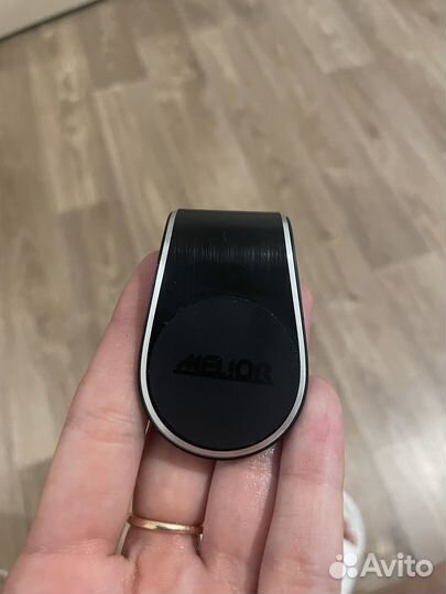 Держатель для телефона в машину