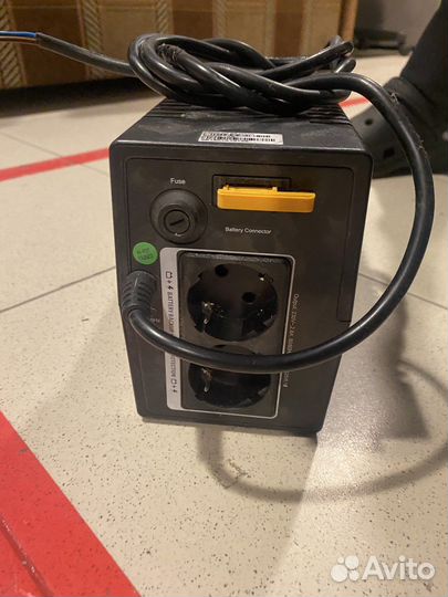 Бесперебойник APC Back-UPS 650