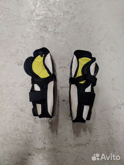 Щитки хоккейные детские ccm 8