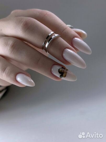 Маникюр и педикюр