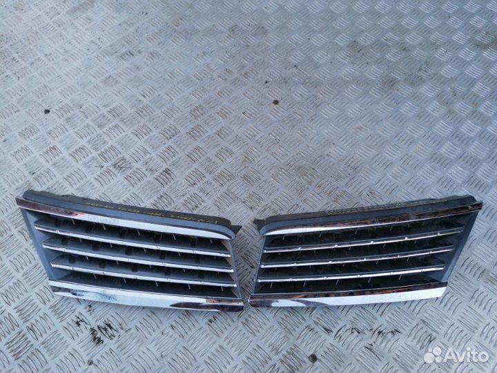 Решетка радиатора Nissan Tiida SC11 1.6 HR16DE