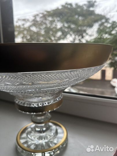 Ваза для фруктов на ножке