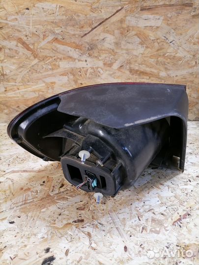 Фонарь правый диодный Volkswagen Golf 5 +