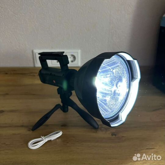 Мощный фонарь ультра яркий прожектор новый
