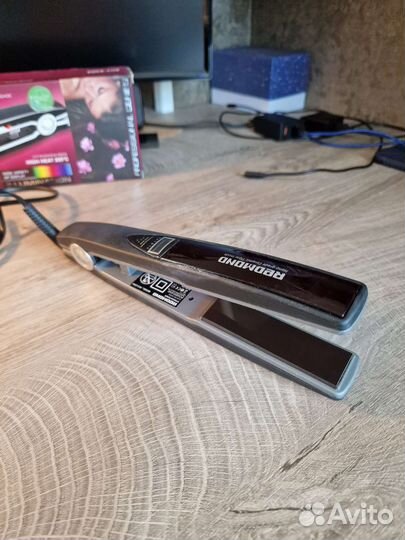 Выпрямитель для волос,утюжок Redmond RCI-2304