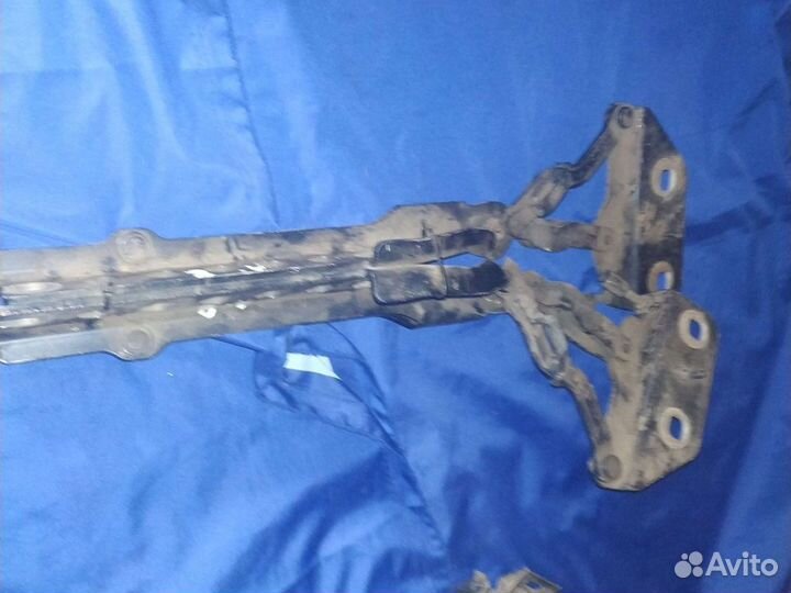 Петля капота Audi A8 S8 левая правая