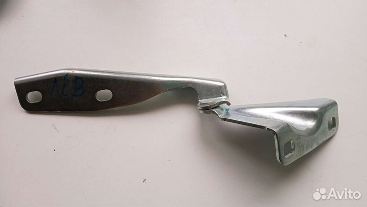 Петля капота для гранты левая