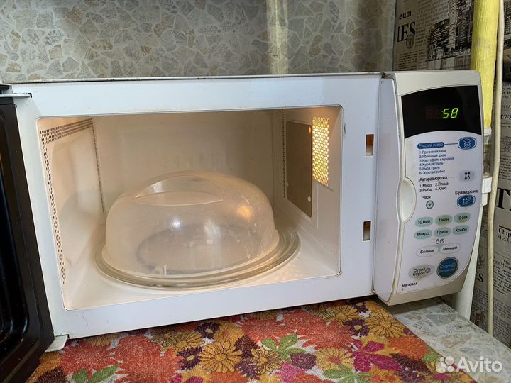 Продам микроволновую печь LG