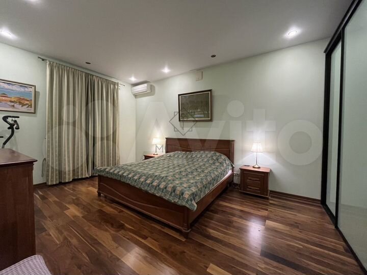 2-к. квартира, 72 м², 8/8 эт.