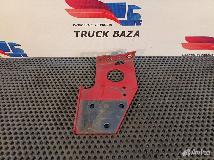 Кронштейн бампера правый Daf XF105