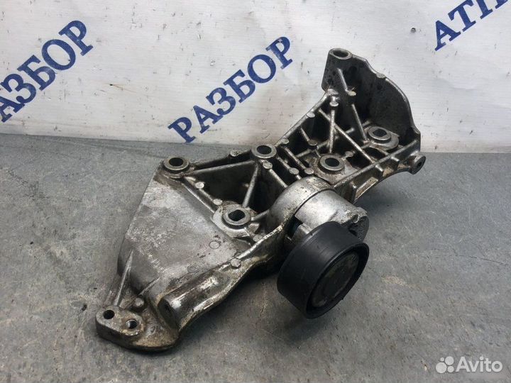 Кронштейн генератора Renault Megane 2 2002-2006