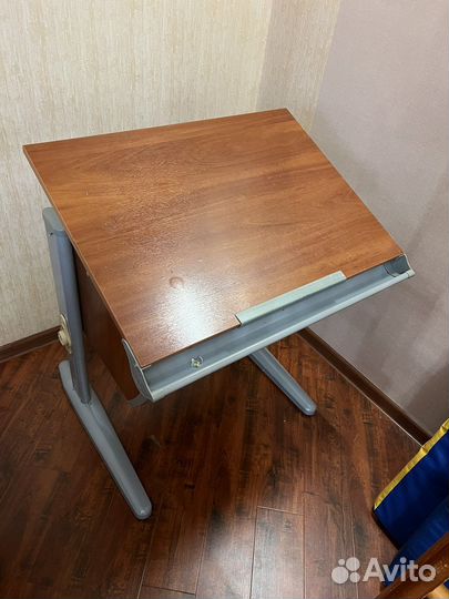 Растущая парта и стул бу