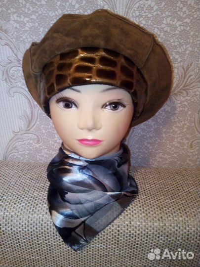 Берет кожанный