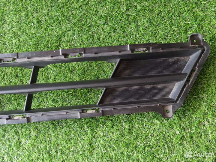 Решетка бампера 86561-4L500 Hyundai Solaris