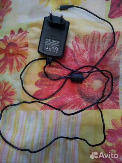 Зарядное устройство 5в-1а (тонкий штекер)