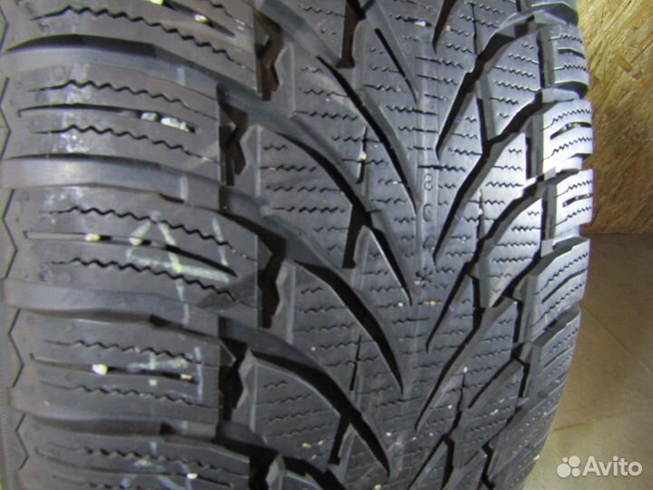 Nokian Tyres WR SUV 4 235/55 R18