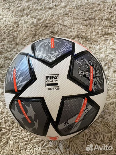 Футбольный мяч adidas лига чемпионов