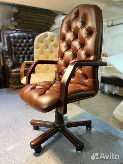 Кресло офисное в кабинет