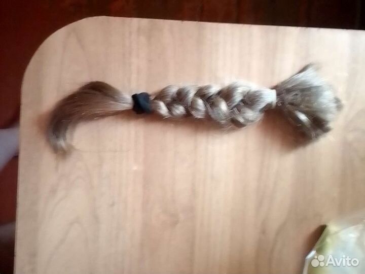 Продам детскую косу натуральный,вес 0,038вес