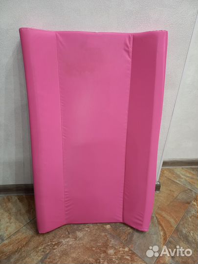 Пеленальный столик