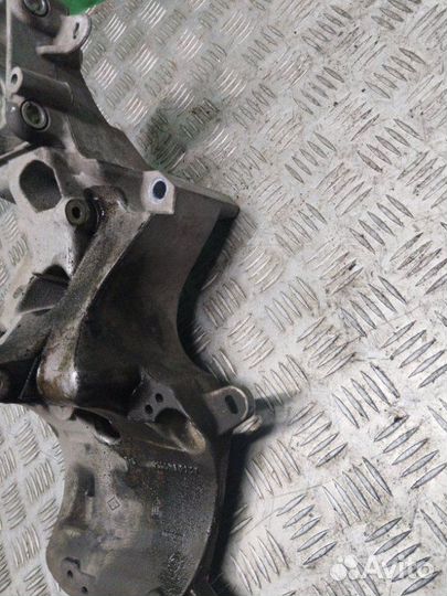 Кронштейн навесного оборудования Renault Logan 2