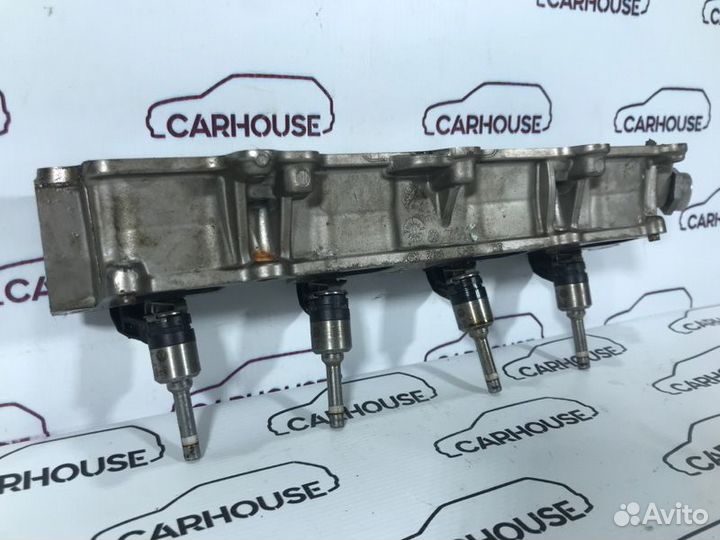 Рампа с форсунками Volkswagen Passat B7 1.4 CAX