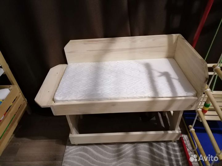 Приставная кроватка детская