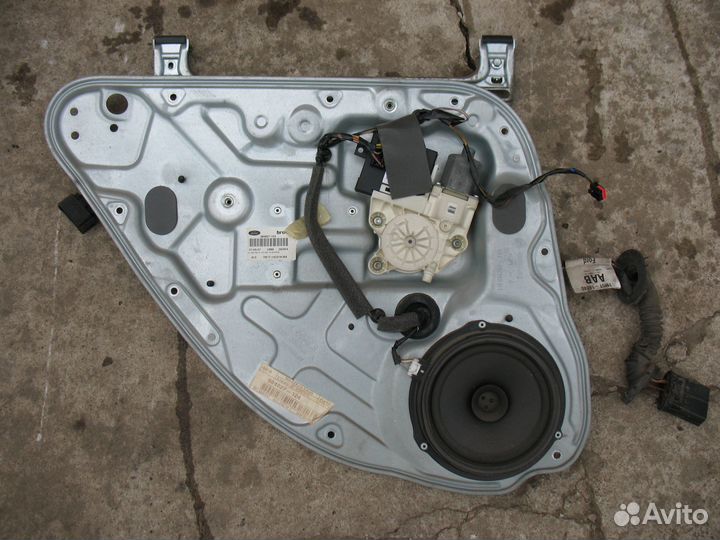 Задний стеклоподъемник левый/правый Ford Focus 2