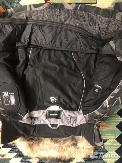 Женская горнолыжная куртка