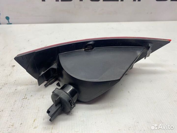 Фонарь заднего хода правый Ford Focus хэтчбек 2010