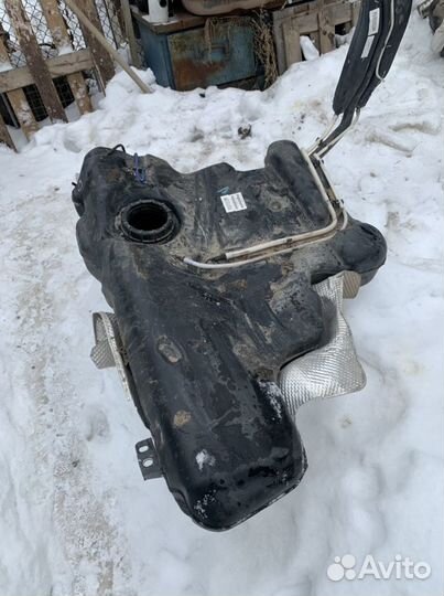 Топливный бак на поло седан