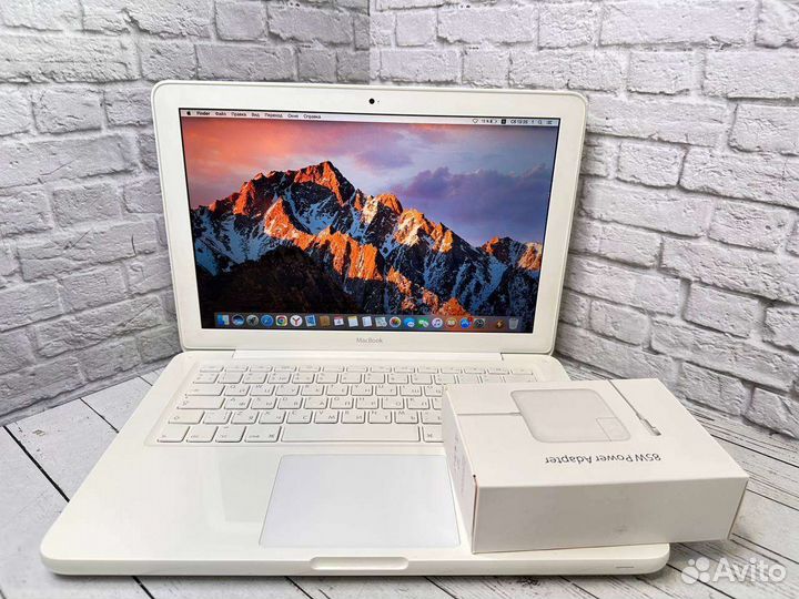 Apple MacBook 13 Mid
