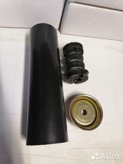 Пыльник амортизатора с отбойником задний Vitz