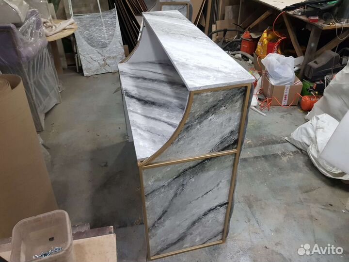 Стойка ресепшн покраска под мрамор честер