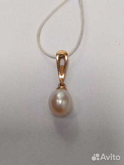 Кулон с бриллиантом