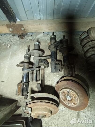 Запчасти на ваз 2110 2112 бу