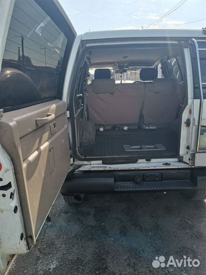 Isuzu Bighorn 3.0 AT, 2000, 220 000 км